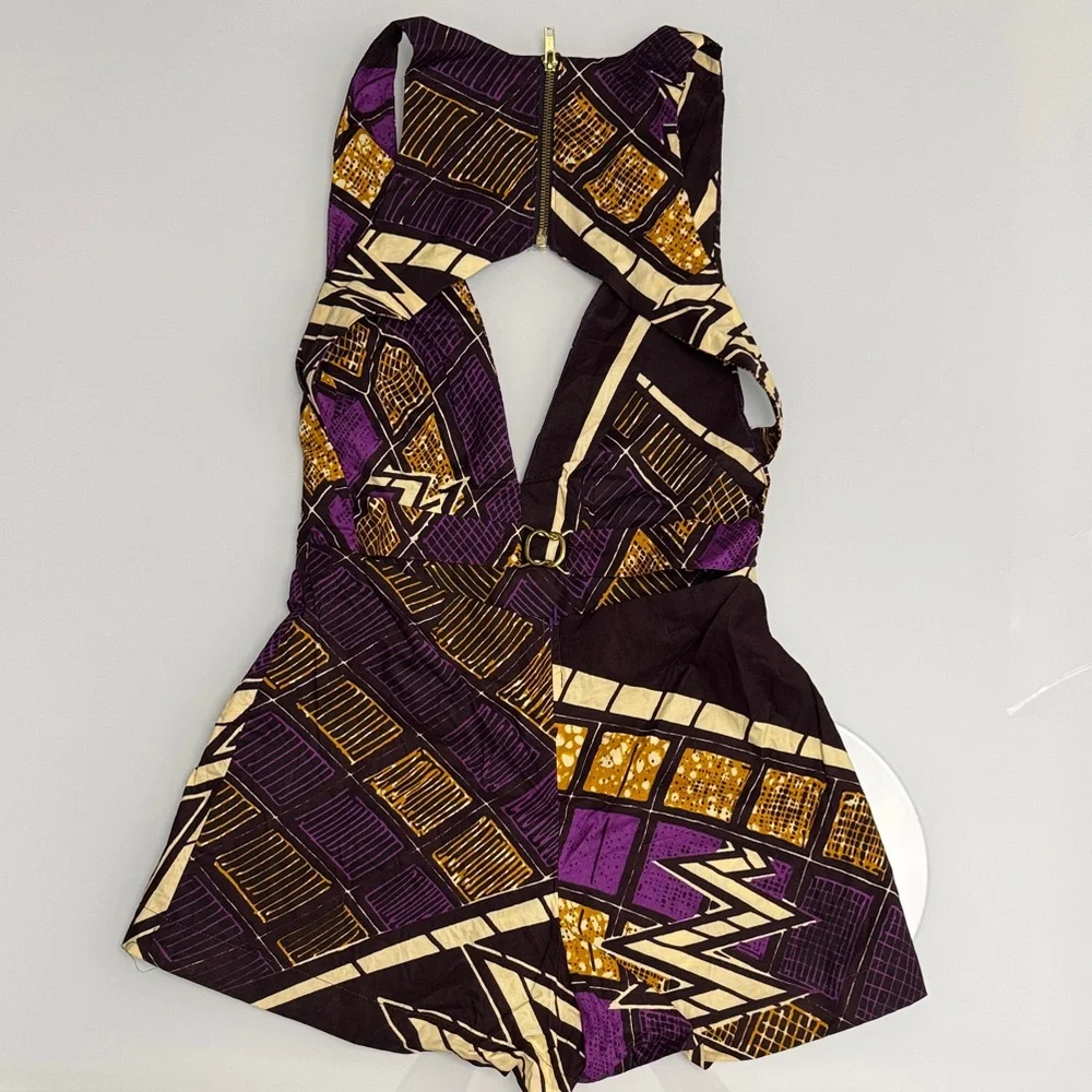 Geometric Patterned Sleeveless Romper - Picture 2 of 2